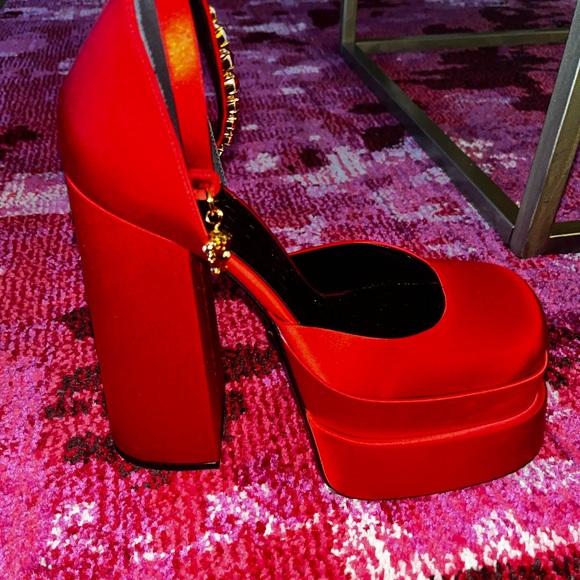 Red Versace platform heel - Picture 4 of 5